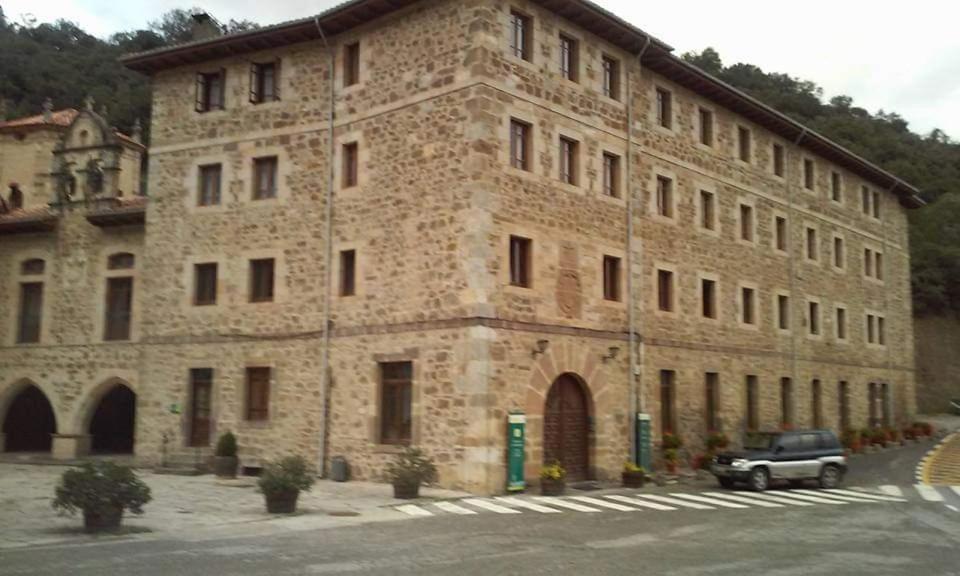 Apartamento Poco Trigo En Potes Bagian luar foto